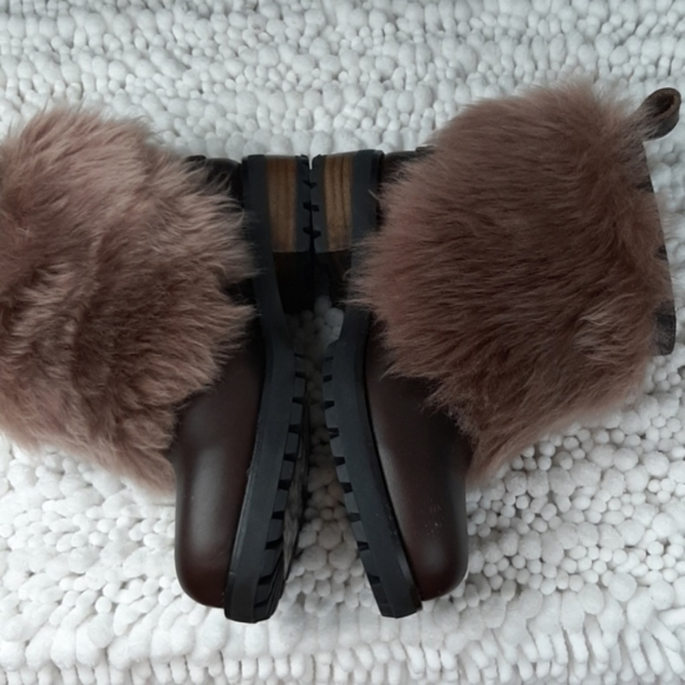 NWT UGG Otelia Genuine Shearling Booties Sz 5.5 - Picture 4 of 8